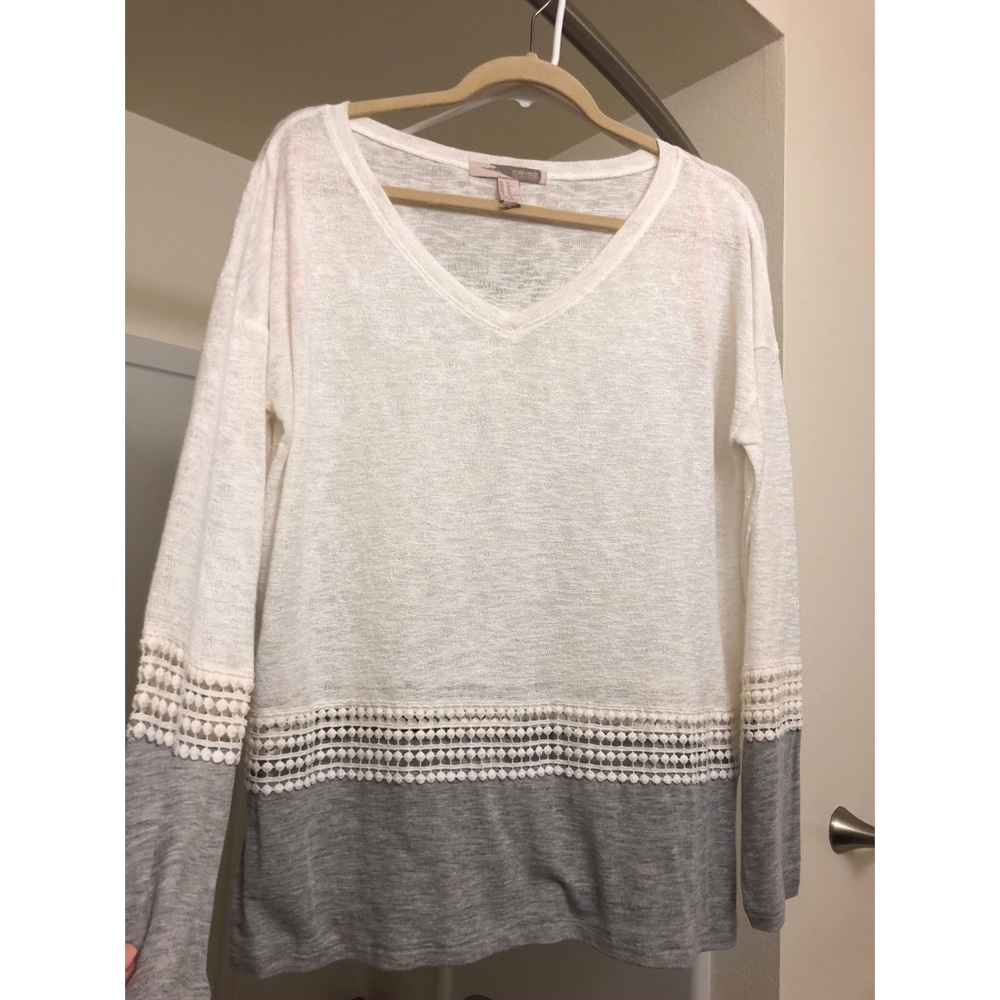 V neck lightweight sweater